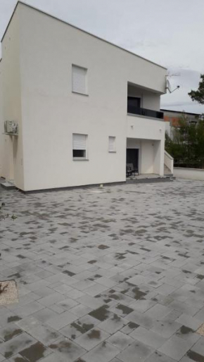 B&L Apartments